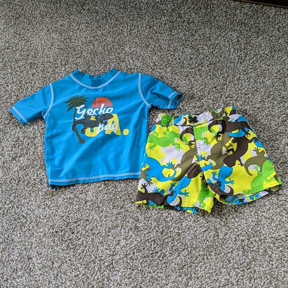 Swim shirt and swim trunks - Picture 1 of 3